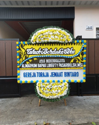 Papan Bunga Duka di Karang Bintang
